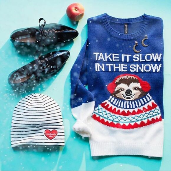 H&M winter Sloth Sweater holiday ugly Christmas sweater embroidered medium - Picture 5 of 6